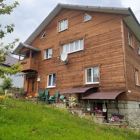 Kатруся Hotel Yaremche Bagian luar foto