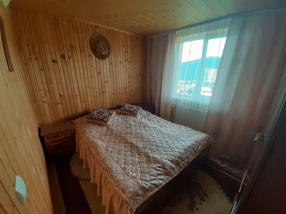 Kатруся Hotel Yaremche Bagian luar foto