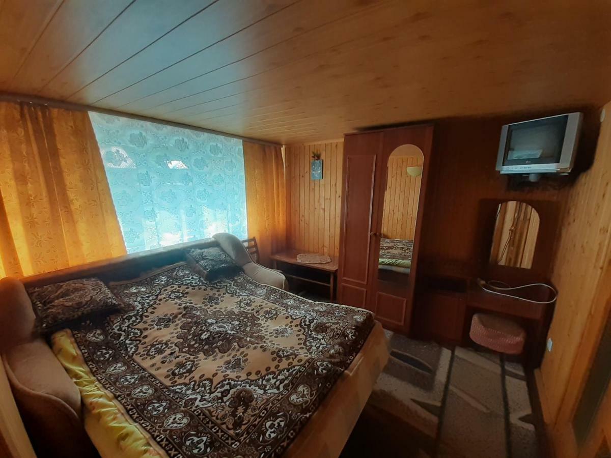 Kатруся Hotel Yaremche Bagian luar foto