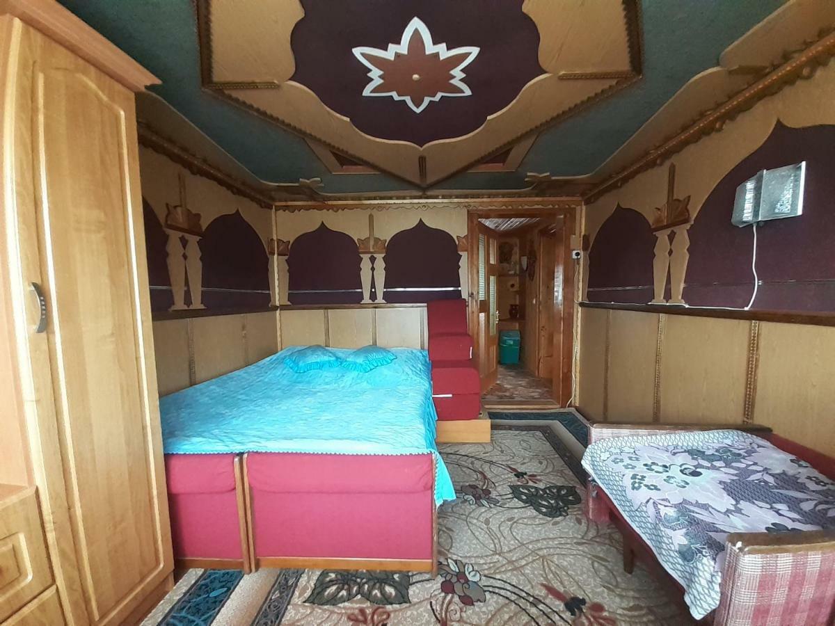 Kатруся Hotel Yaremche Bagian luar foto