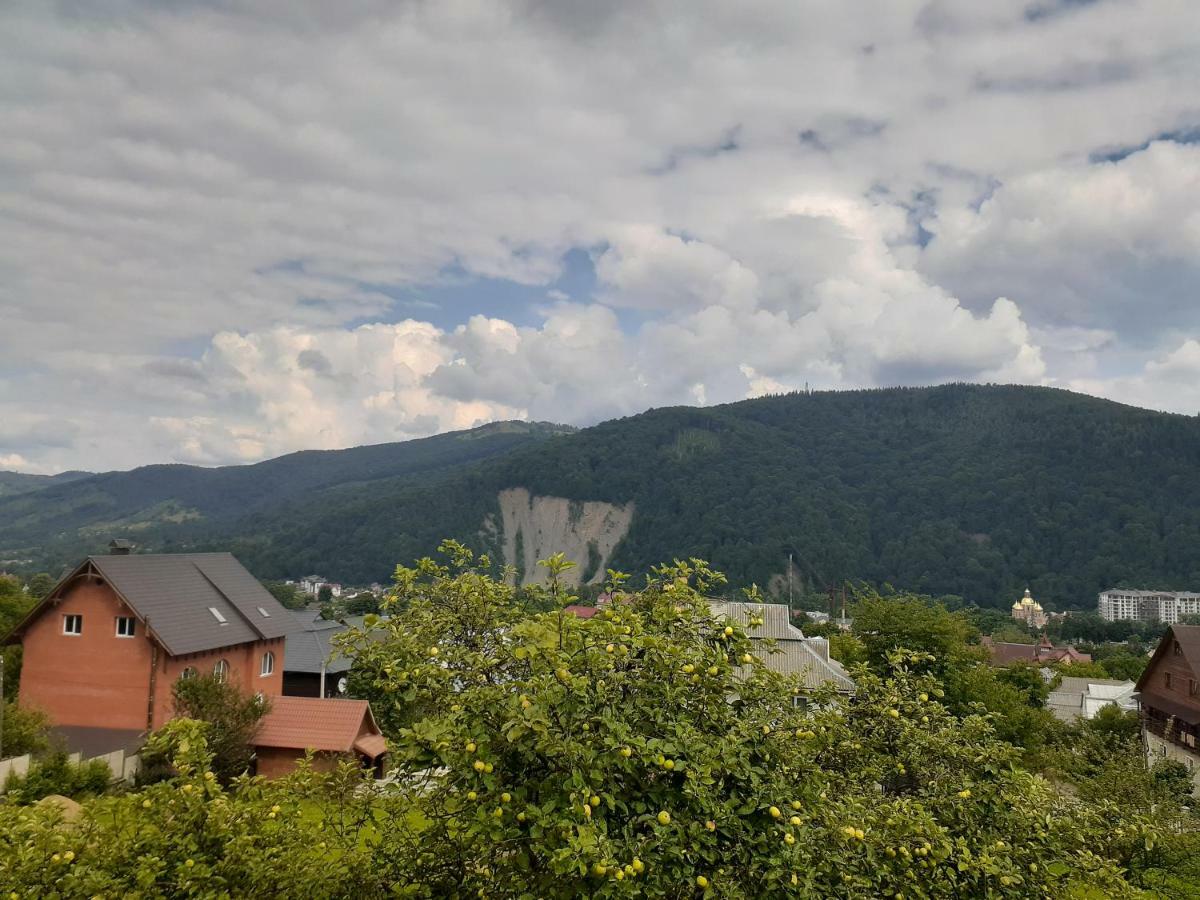 Kатруся Hotel Yaremche Bagian luar foto